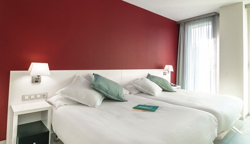 Habitación triple estándar, 2 camas dobles