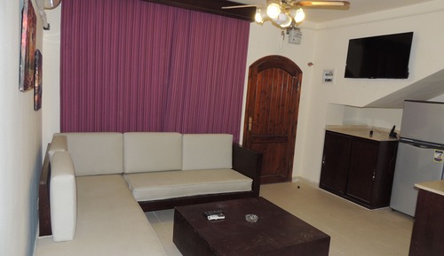 Apartamento familiar, 2 habitaciones, fumadores, vistas a la ciudad