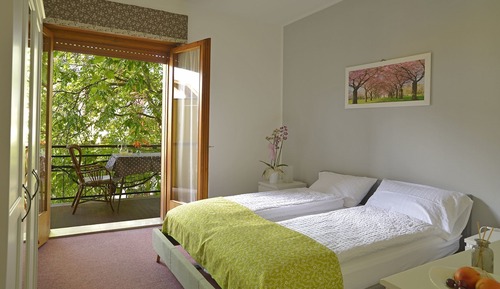 Habitación con 1 cama doble o 2 individuales, vistas a la montaña