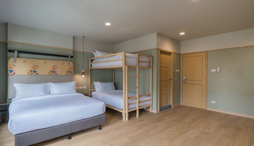 Family Suite with Adult Bunk Bed