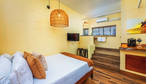Estudio básico, 1 cama de matrimonio, no fumadores