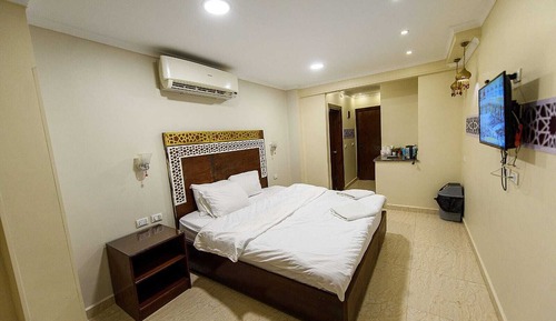 Habitación Confort doble, 1 cama de matrimonio grande, vistas a la ciudad