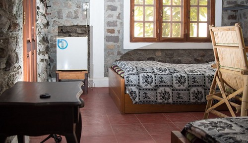 Habitación clásica con 2 camas individuales
