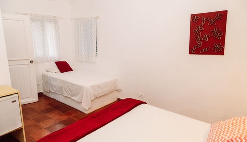 Habitación triple Confort, varias camas, accesible para personas con discapacidad (A/C)