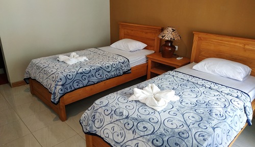Habitación con 2 camas individuales