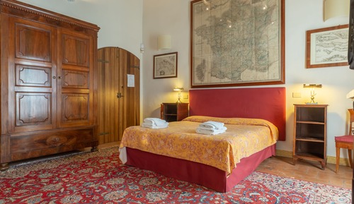 Habitación superior, varias camas, terraza, vistas al jardín