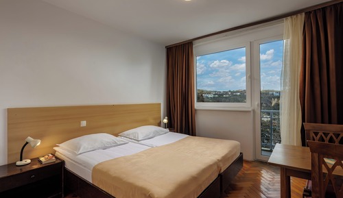 Habitación económica con 1 cama doble o 2 individuales