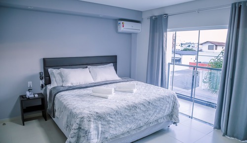 Habitación de lujo doble, 1 cama de matrimonio grande, no fumadores, vistas a la ciudad
