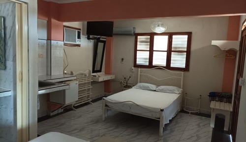 Casa básica, 2 camas de matrimonio, no fumadores