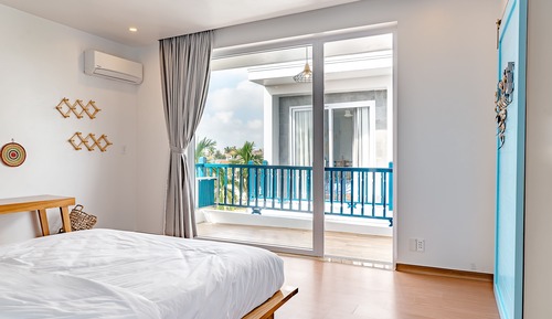 Estudio de diseño, 1 cama de matrimonio grande, vistas al jardín