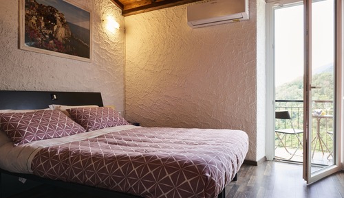 Habitación, balcón, vistas al mar