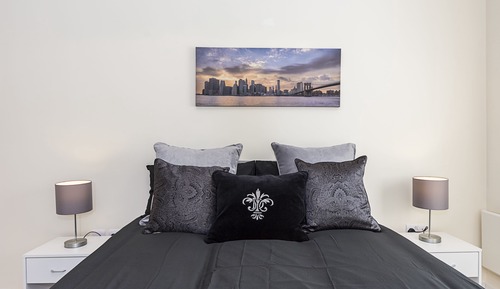 Apartamento ejecutivo, 2 habitaciones, 2 baños, vistas al jardín