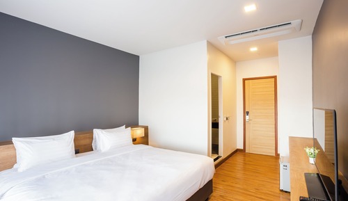 Deluxe King Room No Window