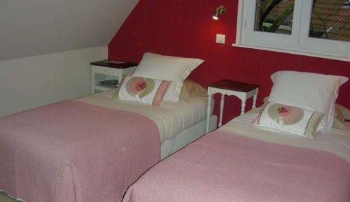 Habitación con 1 cama doble o 2 individuales, baño privado, vistas al jardín (2. Chambre Rose)