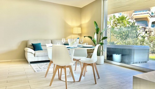 Apartamento superior, bañera de hidromasaje, vistas al jardín