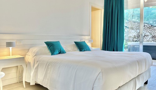Apartamento junior, bañera de hidromasaje, vistas al jardín