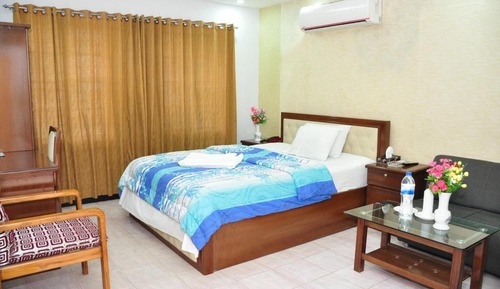 Habitación Deluxe doble, 1 cama de matrimonio grande, vistas a la ciudad