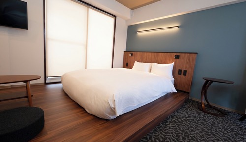 new modern cozy apt 5a.