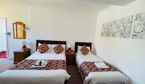 Habitación triple económica, vistas al mar