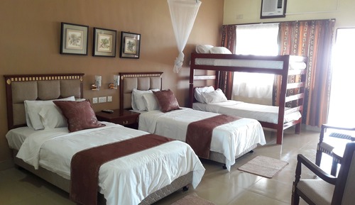 Habitación cuádruple Deluxe, vistas al lago