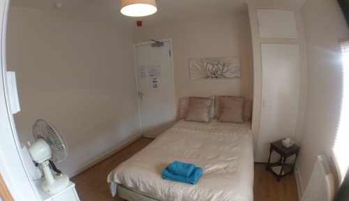 Habitación doble, baño privado