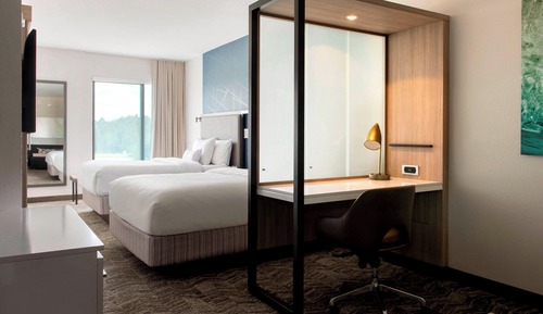 Suite, varias camas (Mobility Accessible, Roll-in Shower)