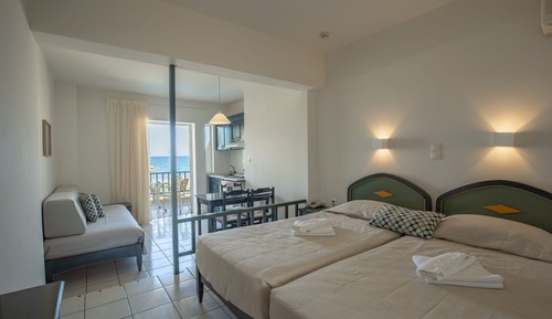 Estudio superior, balcón, vistas al mar