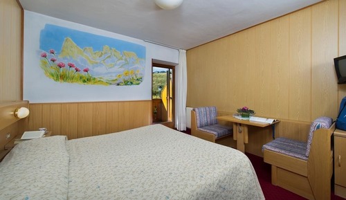 Habitación estándar con 1 cama doble o 2 individuales, 1 cama de matrimonio