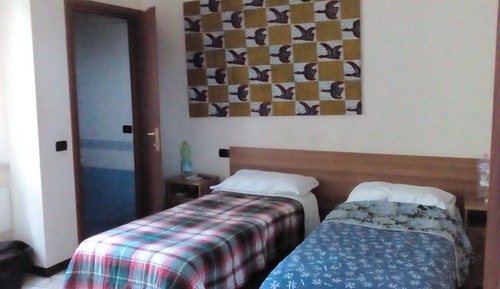 Habitación con 2 camas individuales