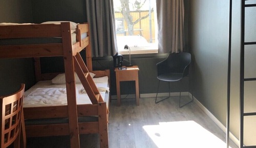 Habitación triple básica, varias camas, no fumadores, baño compartido