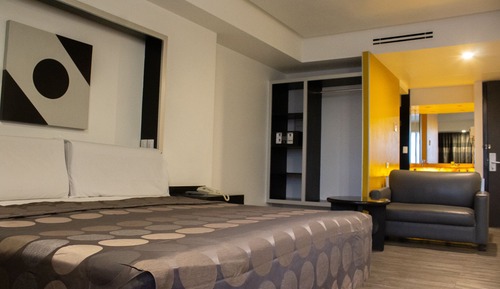 Habitación estándar doble, 1 cama de matrimonio grande, accesible para personas con discapacidad