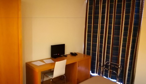 Habitación Confort con 1 cama doble o 2 individuales