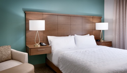 Suite, 1 habitación, accesible para personas con discapacidad (1 King Bed, Comm)