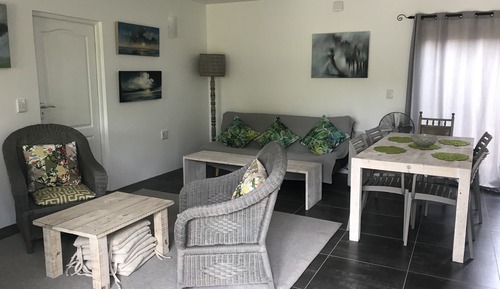 Apartamento familiar, 2 habitaciones, vistas al lago (The Garden Flat)
