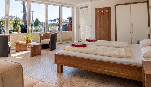 Habitación doble, terraza, vistas al puerto (Nr. 13)