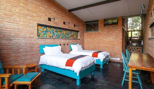 Glazed Tile Courtyard View Twin Room