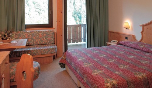 Habitación clásica doble, balcón, vistas a la montaña