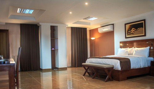 Apartamento familiar, 5 habitaciones, no fumadores