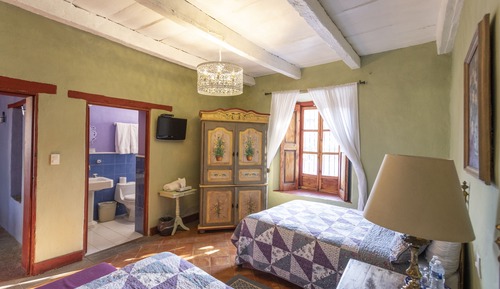 Habitación estándar doble, 2 camas dobles, baño privado