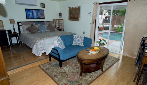 Suite estudio Premium, no fumadores, vistas a la piscina