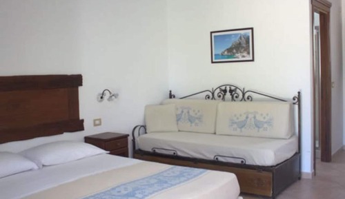 Habitación Confort doble, vistas a la piscina
