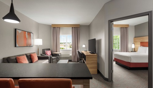Suite, 1 habitación, accesible para personas con discapacidad (Communications, Accessible Tub)