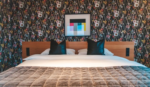 Deluxe Room, 1 King Bed, Terrace, Park View (Excluding Pool Club)