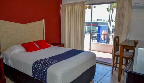 Habitación estándar, 2 camas dobles, vistas a la ciudad