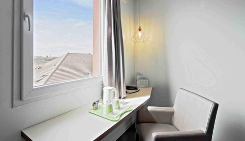 Next Generation, Habitación, varias camas