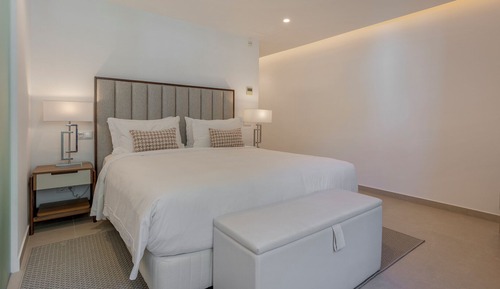 4 Bedrooms Terrace