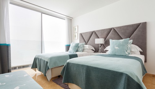 2 Bedrooms Terrace