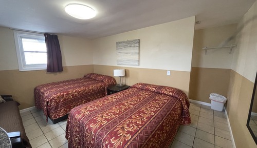 Suite (Four Double Beds)