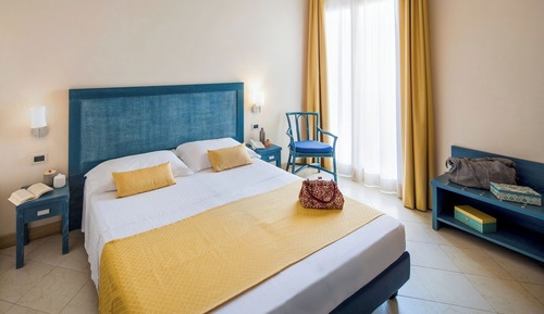 Habitación estándar doble, vistas parciales al mar