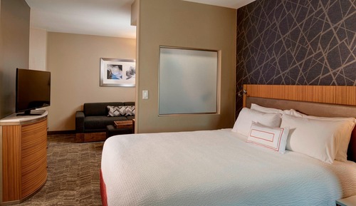 Estudio, 1 cama de matrimonio grande (Mobility/Hearing Access, Roll-In Shwr)